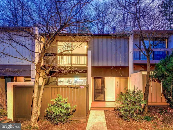 11713 Newbridge Ct, Reston, VA 20191