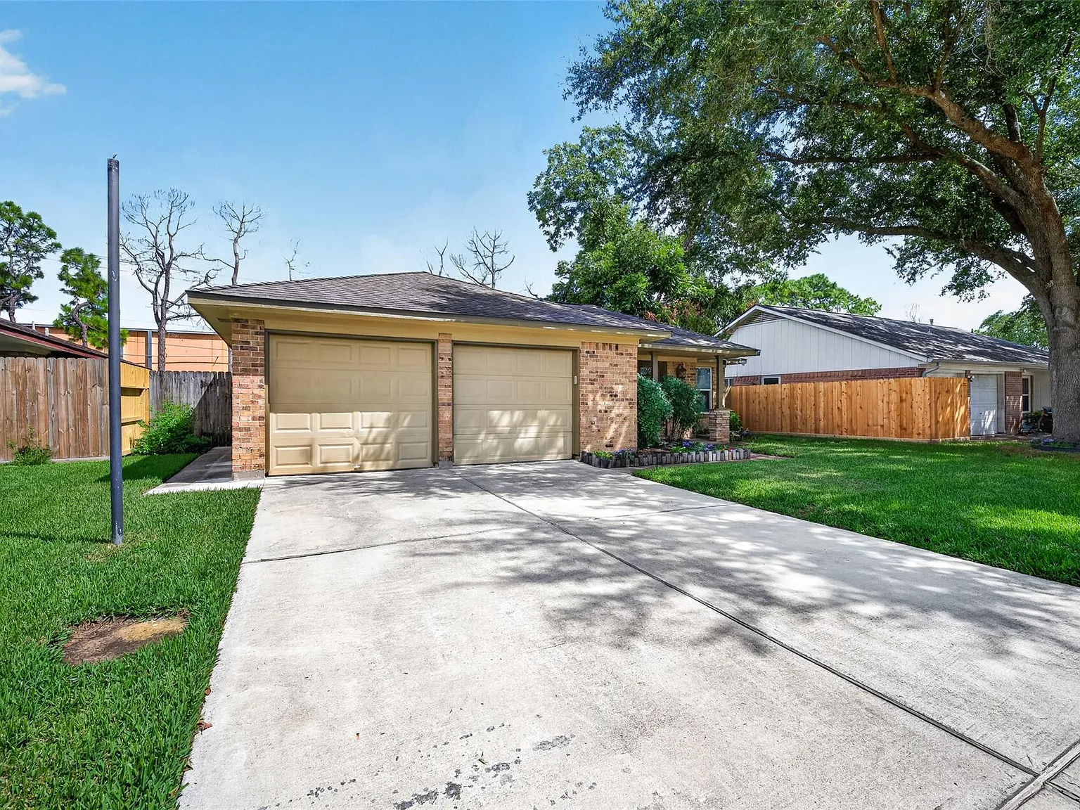 3 bed, 2.0 bath, 1122 sqft, $1,800 — Photo 4