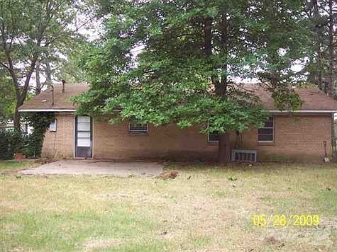 2nd image of 105 Lynn Ln