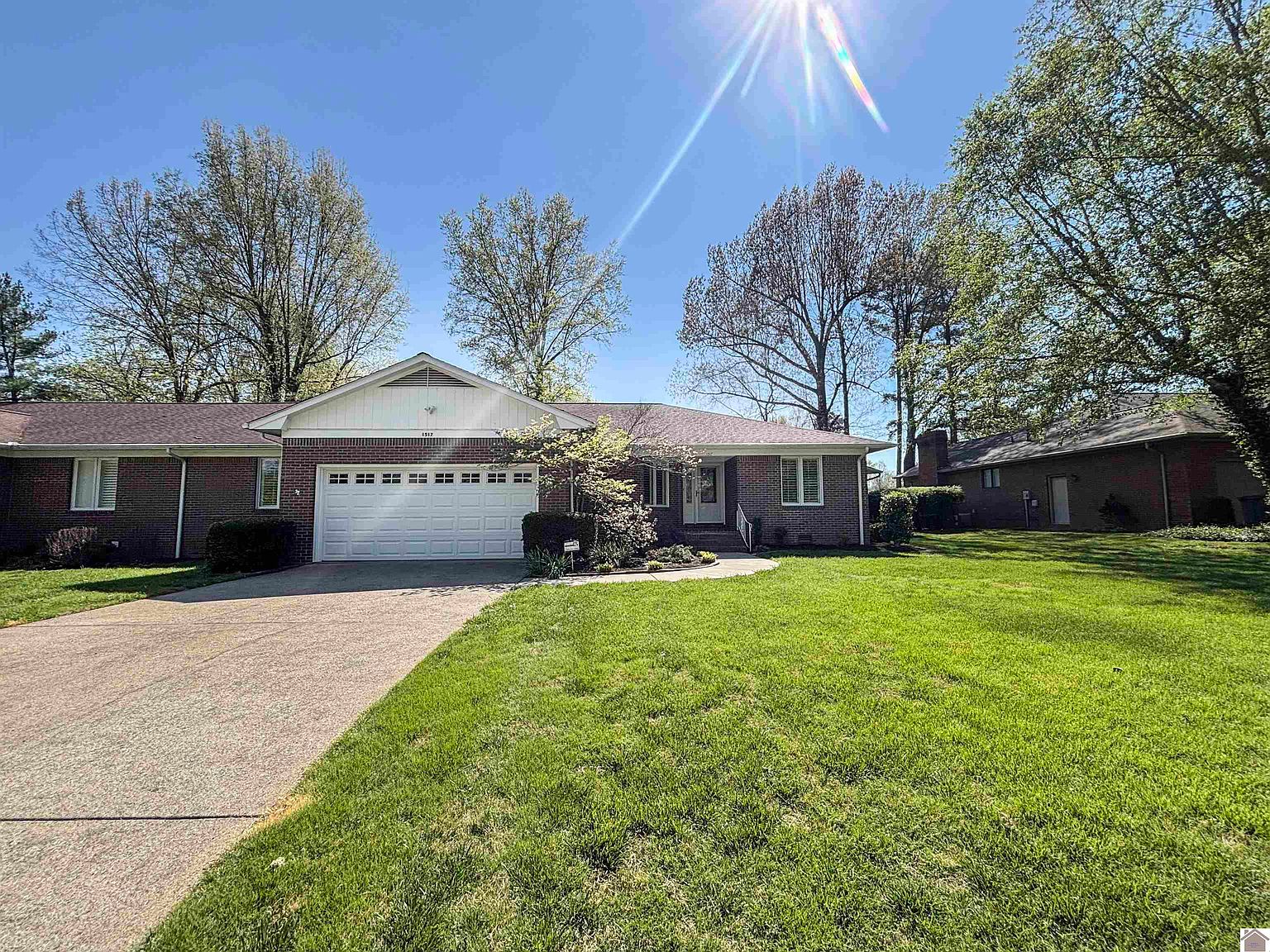 1517 Gleneagles Dr