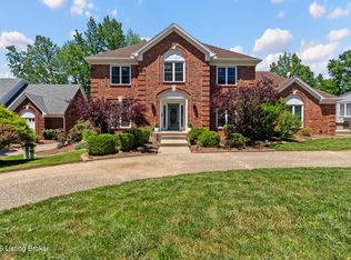 9506 Holiday Dr, Louisville, KY 40272
