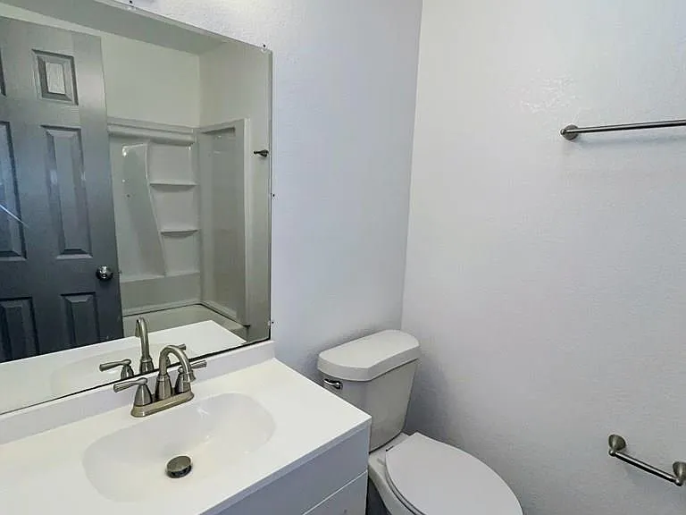 2906 Treasure Hills Blvd #C — Photo 10