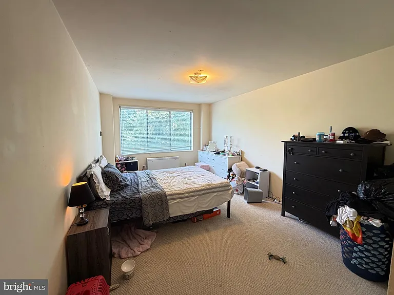 10201 Grosvenor Pl #320 — Photo 15