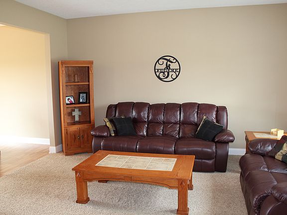 3rd image of 2711 Kingston Dr