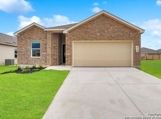 2716 Sierra Chicas Ln, Seguin, TX 78155