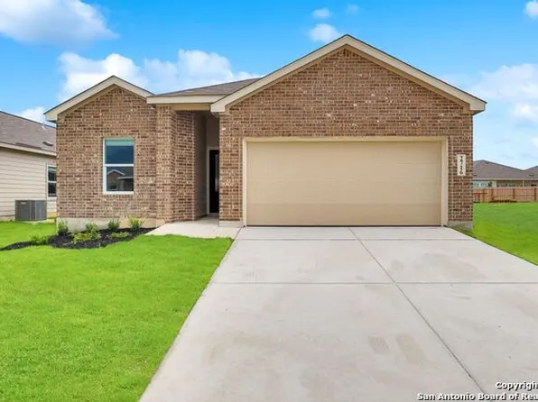 2716 Sierra Chicas Ln, Seguin, TX 78155
