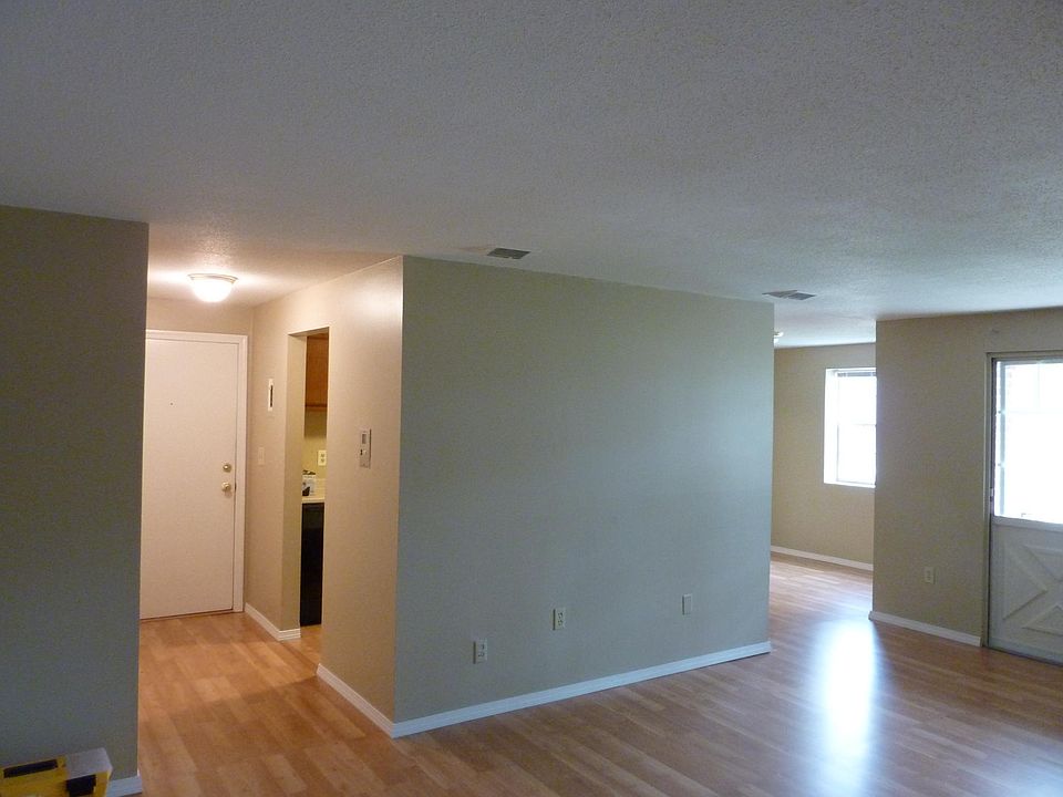 1st image of 4 Louisburg Sq APT 7