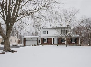 42 Woodside Dr, Rochester, NY 14624