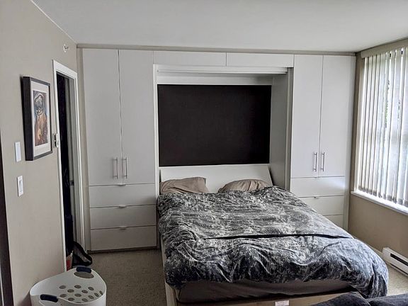 4th image of 989 Beatty St #400