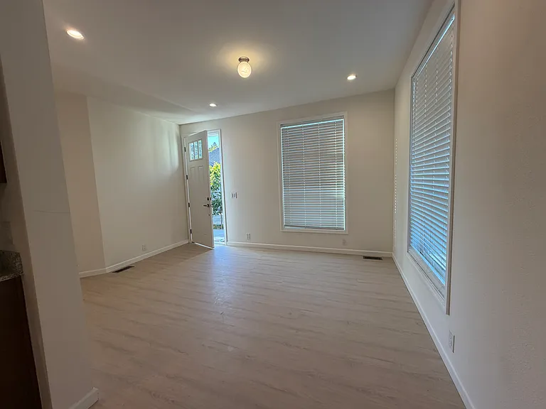 32092 Almaden Blvd — Photo 15