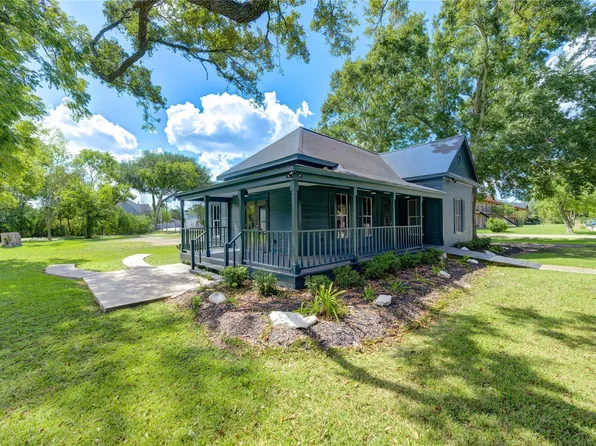 602 E Myrtle St, Angleton, TX 77515