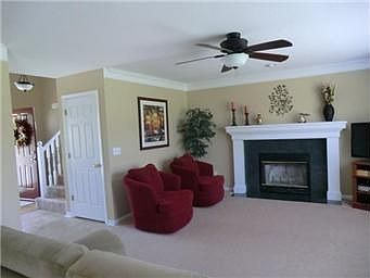 4th image of 426 Fletcher Dr