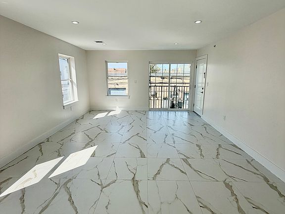 2nd image of 418 Avon Ave #3