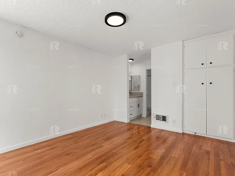 4610 Natick Ave — Photo 11