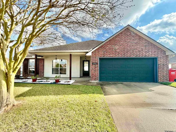 5262 Faulkner Dr, Darrow, LA 70725