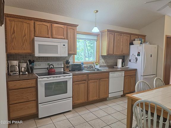 2nd image of 1035 Mohican Rd