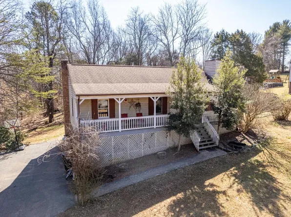 322 Eastview Dr, Madison Heights, VA 24572