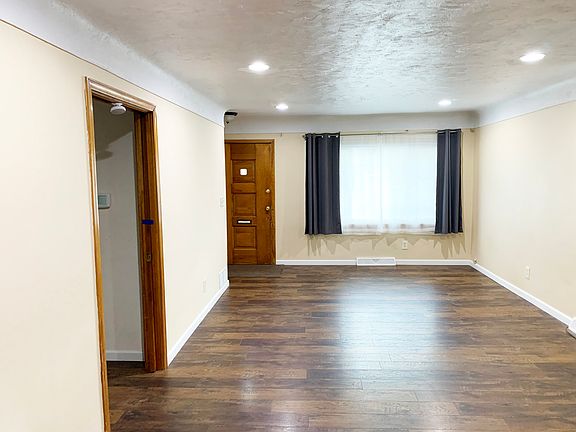 5th image of 1165 E Barrett Ave