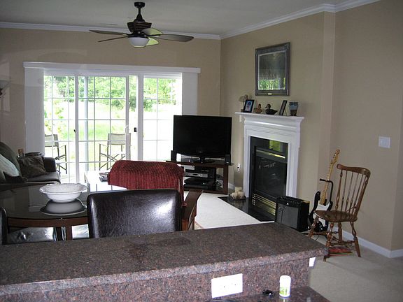 LR with 2 way fireplace