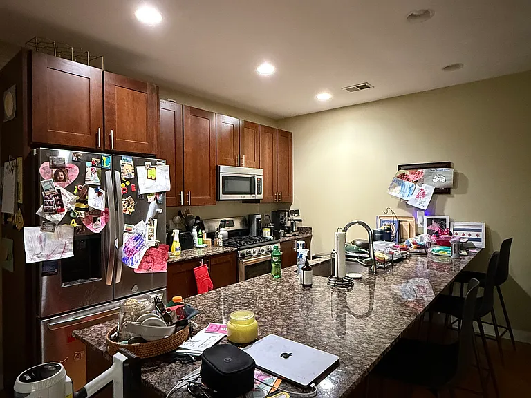 2661 N Lincoln Ave #201 — Photo 2