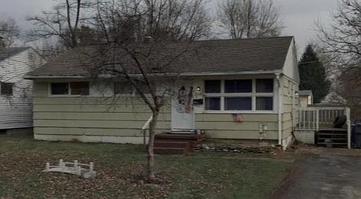 1866 Oakwood Ave photo 1