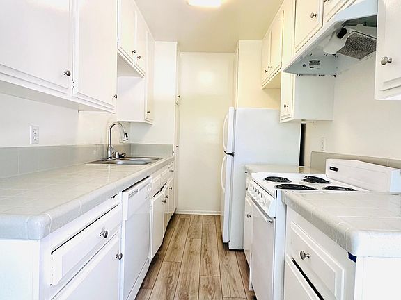 3rd image of 1415 S Bundy Dr APT 7