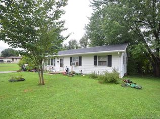 1265 Lakeview Dr, Scottsburg, IN 47170