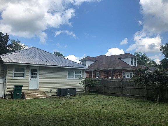5th image of 112 E Clay St