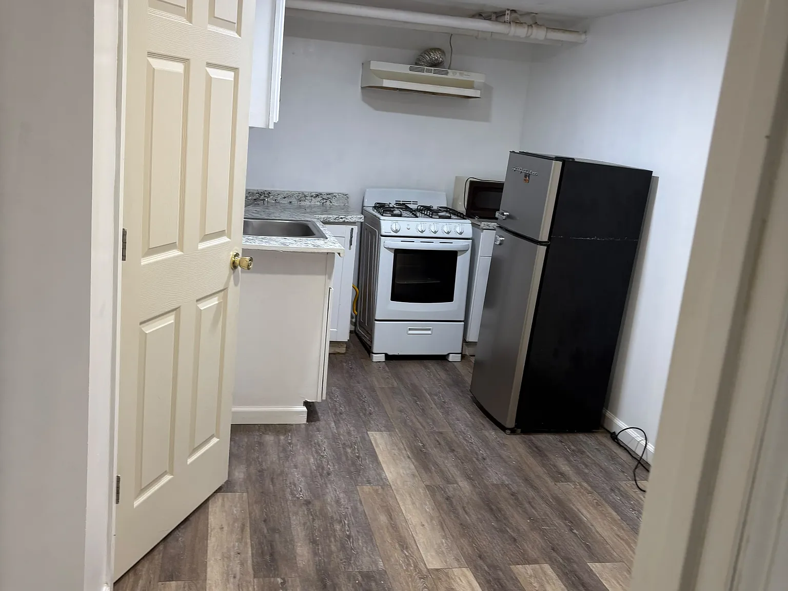 1 bed, 600 sqft, $900 — Photo 2