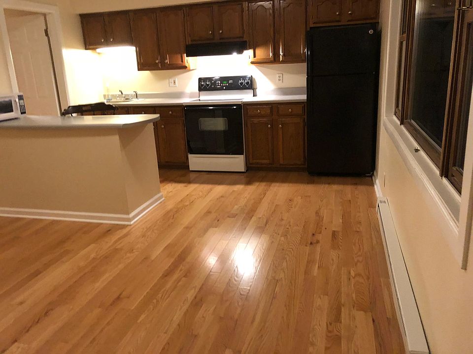 Beautiful kitchen with Island