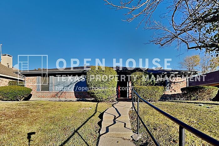 1st image of 5217 Hollow Bend Ln