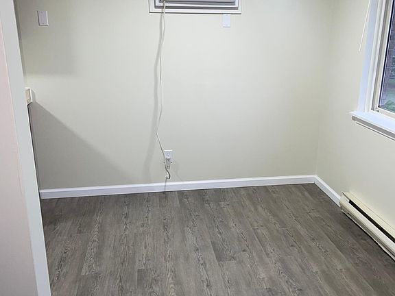 5th image of 2744 Alder Creek Dr S APT 4