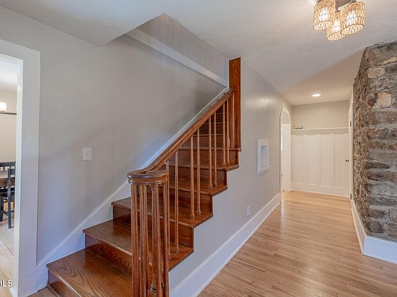 4th image of 31232 Hollyfield Rd