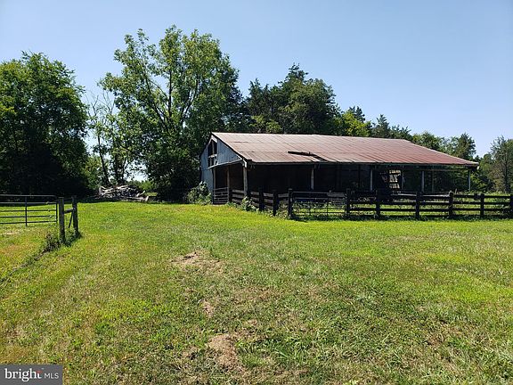 2nd image of Woodlawn Farm Dr