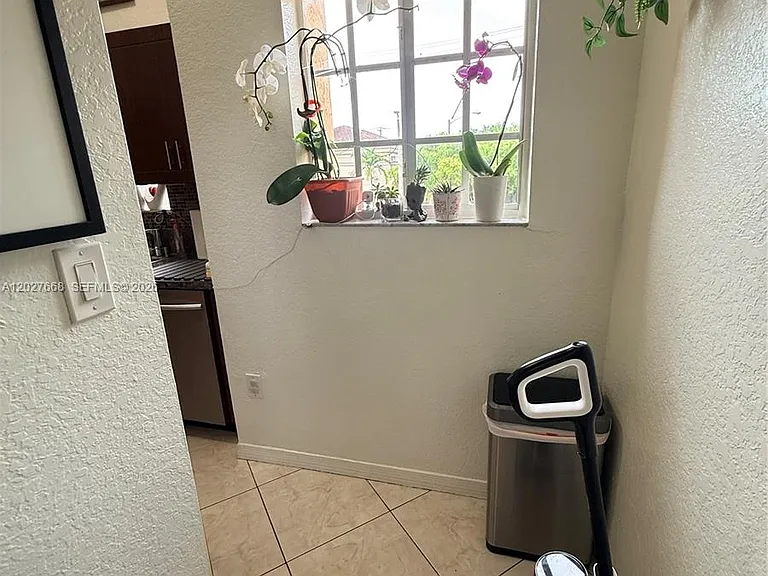 340 E 5th St #202 — Photo 19