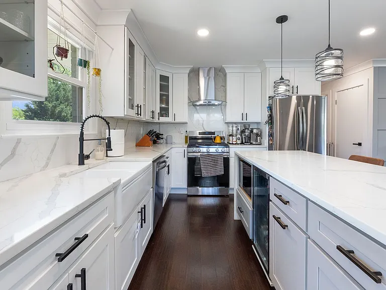 8114 Drayton Ln — Photo 9