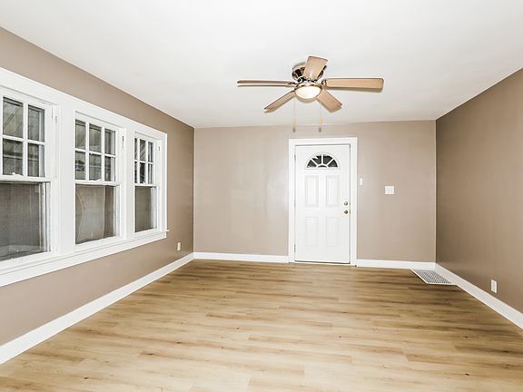 3rd image of 3006 Noble St