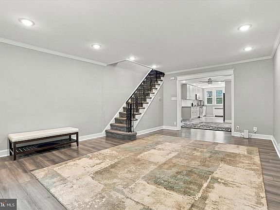 3rd image of 2484 N 77th Ave