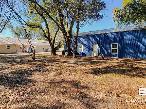 3rd image of 19365 Keller Rd