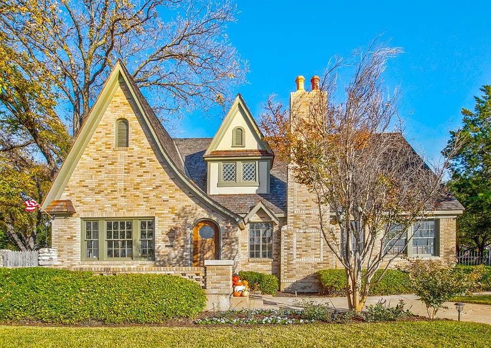 1st image of 2215 Forest Park Blvd