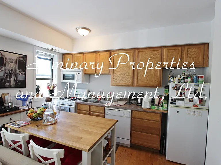 Great apartments in the heart of Uptown, one block from the red line — Photo 8