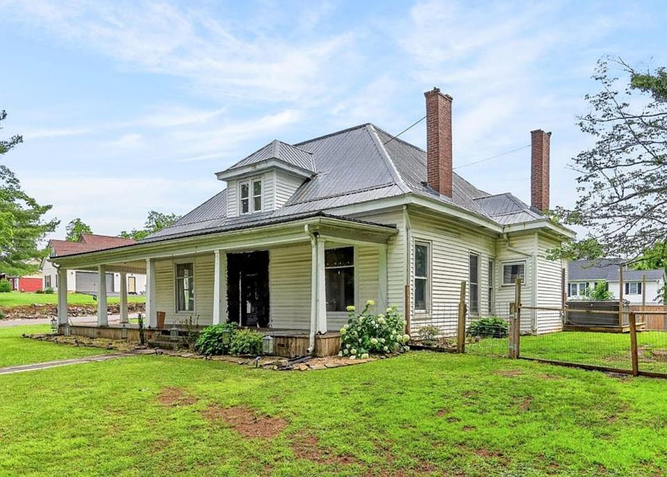 1st image of 315 Gaines St