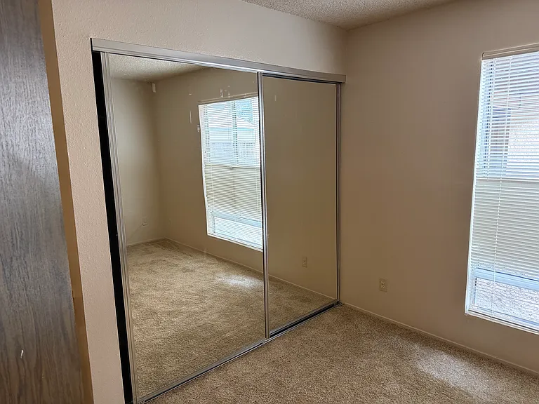 720 Adams St #10 — Photo 14
