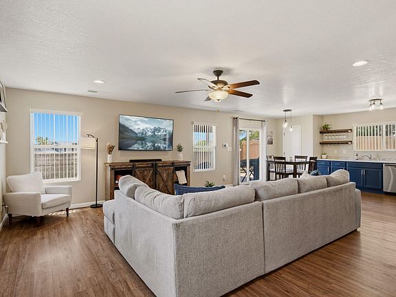 5th image of 1204 Casa Roja Pl NW