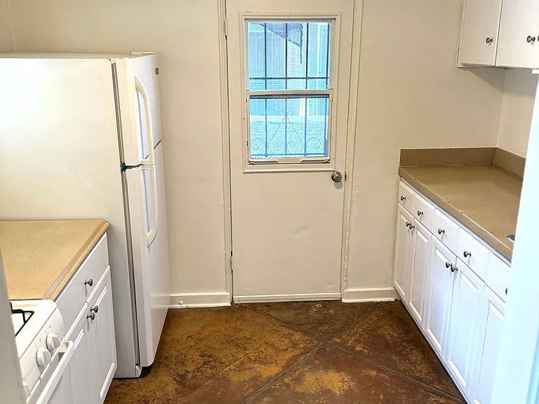 132 N Santa Rita Ave — Photo 7