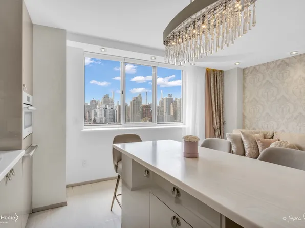 345 East 93rd Street 22E image 2 of 46