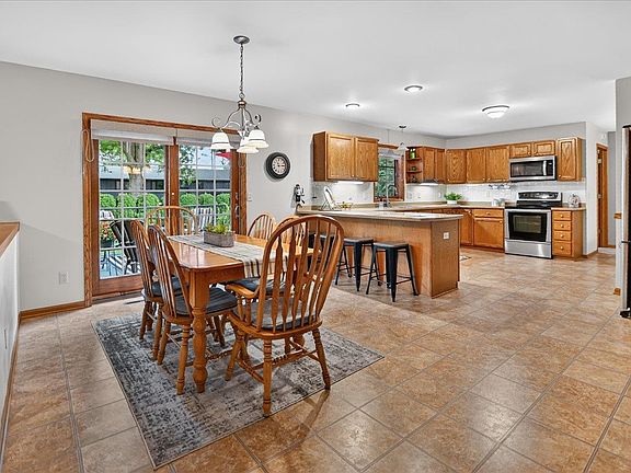 2nd image of 617 Kvamme Ln