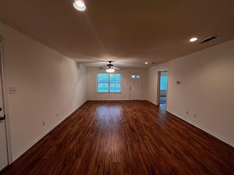 315 College Ave — Photo 22