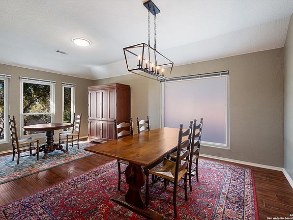 4th image of 1010 Verde Vista