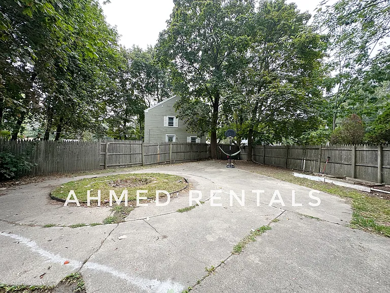 132 Main St #1 — Photo 41